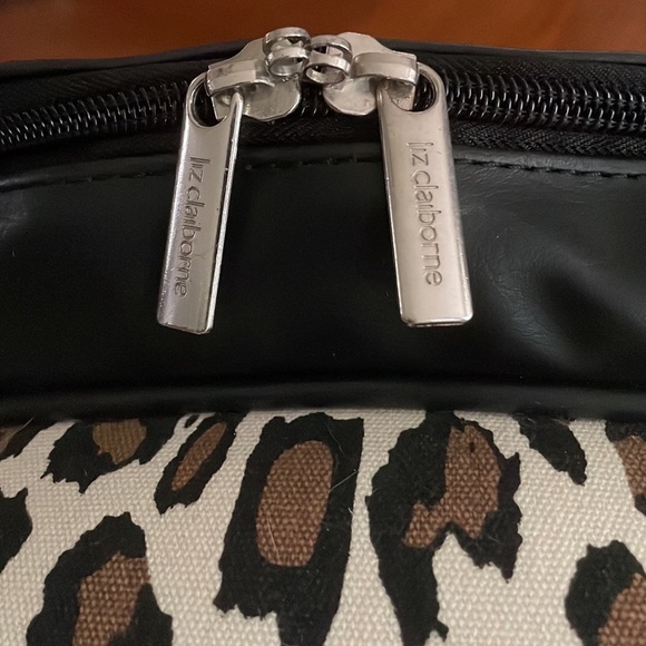 Liz Claiborne Other - Liz Claiborne 💕Travel Bag on Wheels 💕